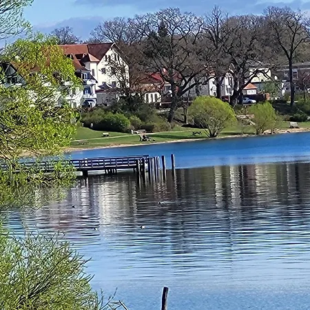 Haus Am Seeufer In Plau Am Semesterbostad